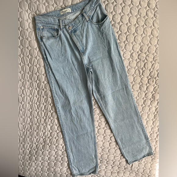 Criss-Cross Ultra High Rise 90s Straight Jean - Picture 2 of 3